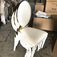 Meubles de luxe en gros de Chine chaise de mariage de banquet en cuir empilable en acier inoxydable doré pour hôtel