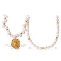 Collier en acier inoxydable plaqué or avec perles d'eau douce, pendentif médaillon résistant à l'eau et à la ternissure, chaîne perlée