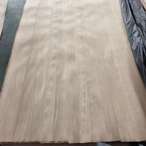 Chapa de Madera de Ingeniería Ecológica con Diseño de Madera Rizada - Chapa con Patrón Natural Único para Incrustaciones Decorativas en Hoteles <span class=keywords><strong>y</strong></span> Muebles - Product Image 1