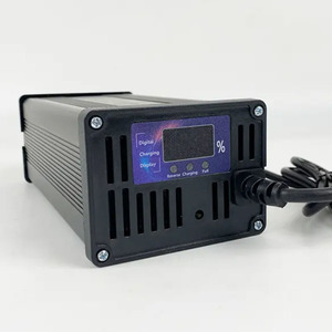 Caricabatterie/Adattatore di Alimentazione 72V 8A per Batterie agli Ioni di Litio 87.6V 84V 88.2V, Compatibile con Pacchi Batteria LiFePO4 23S 24S 3.2V e Li-ion 20S <span class=keywords><strong>21S</strong></span> 3.7V - Product Image 3