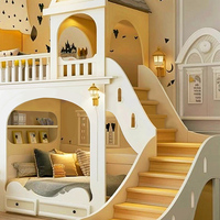 Lit cabane pour enfants, lit superposé, lit à deux étages, chambre d'enfant thématique dans une villa, lit cabane créatif pour enfants