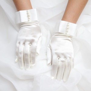 2024 Offre Spéciale court Satin gants <span class=keywords><strong>mariage</strong></span> mariée plein doigt gants mitaines de mariée nœud ruban perle fête de <span class=keywords><strong>mariage</strong></span> gants courts - Product Image 1