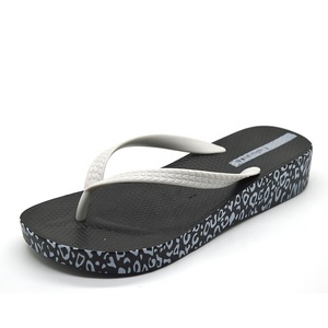Di spessore Inferiore In Pelle <span class=keywords><strong>Nera</strong></span> Signore Scivolo E Delle Donne Cuneo Pantofole - Product Image 3