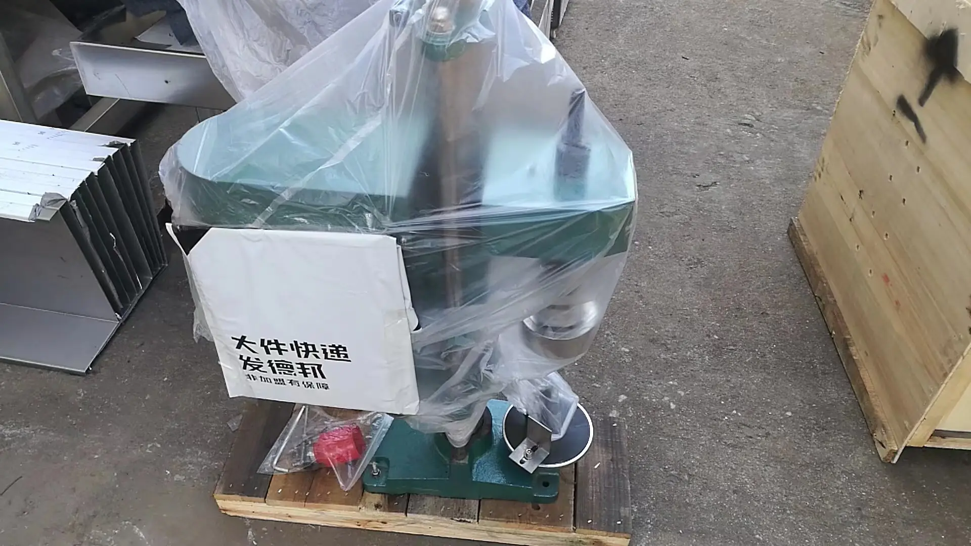 Rolling Wine Bottle Capping Machine Capping machine for bottles Capping solution for glass containers