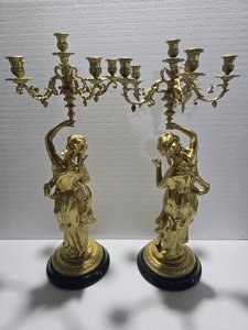 Candelabro in Stile Francese con 5 Bracci e Statuette di Muse Dorate per Decorazione Casa, Attività Religiose e Matrimoni - Product Image 5