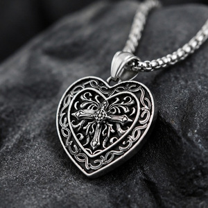 Yunnique – collier avec pendentif en forme de cœur en acier inoxydable, design géométrique, serti de pierres, bijoux cadeau unisexe - Product Image 2