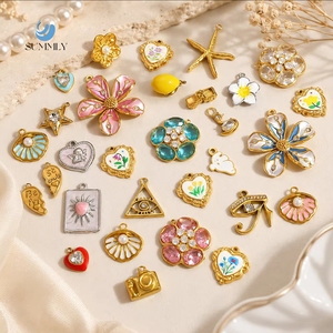 SUMMLY Breloques tendance en acier inoxydable plaqué or 18 carats, pendentifs fleur, cœur, étoile, coquillage pour la fabrication <span class=keywords><strong>de</strong></span> bijoux DIY, cadeau - Product Image 1