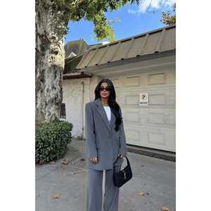 Conjunto de Traje Gris Harper para Mujer - Product Image 3