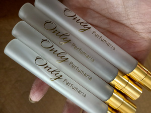 <span class=keywords><strong>Prix</strong></span> d'usine, flacons de <span class=keywords><strong>parfum</strong></span> en verre miniatures personnalisés, flacons d'échantillons d'huile de <span class=keywords><strong>parfum</strong></span> de poche, 1 ml, 2 ml, 3 ml, 10 ml, cylindre vide rechargeable, sérigraphie - Product Image 5