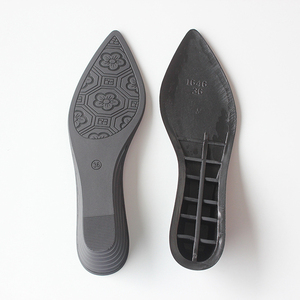 Fábrica OEM suelas de zapatos de TPU personalizadas <span class=keywords><strong>gratis</strong></span> Fabricante moldeado por inyección Durable Ecológico Suelas de zapatos antideslizantes para la fabricación de zapatos - Product Image 3