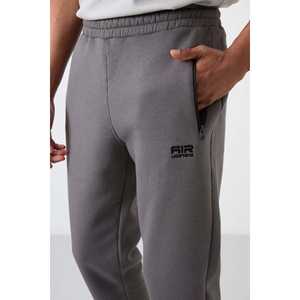 Pantalones Deportivos de Felpa Gris Oscuro para Hombre Cesar con Bolsillo 84929 - Product Image 2