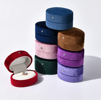 Boîte à bagues en cuir PU OEM ODM, petite, plusieurs couleurs unies, logo personnalisé, pour demande en mariage, mariage, Saint-Valentin, présentoir à bijoux