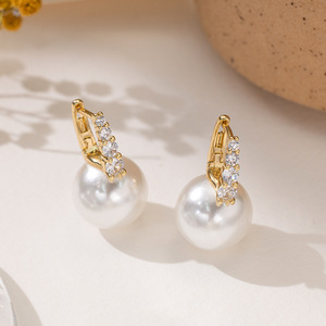 Boucles d'oreilles pendantes en perles et zircone pour femmes, bijoux de mariage en or, forme U, EKA 004 - Product Image 4
