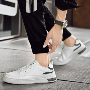 Chaussures pour hommes, nouvelle collection automne, respirantes, à semelle souple, style britannique, couleur unie blanche, baskets décontractées pour jeunes, pour l'extérieur - Product Image 3