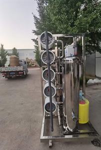 Système d'osmose inverse en acier inoxydable 5 M3 / h pour la <span class=keywords><strong>filtration</strong></span> et la dessalement de l'eau de forage, pour l'eau potable et l'irrigation - Product Image 3