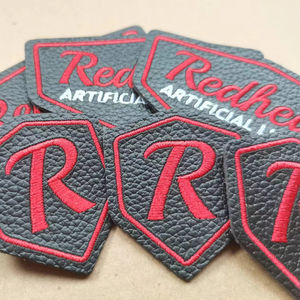 Giyim için el yapımı özel hakiki deri yamalar kabartmalı işlemeli Logo dikti PU deri giysiler-model etiketi rozeti ayakkabı - Product Image 4