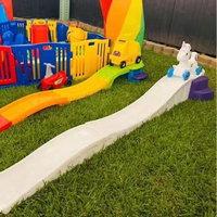 Bon marché, rose, coloré, toboggan de jardin en plastique pour bébé, petite place simple, toboggan sur des mini montagnes russes pour tout-petits à vendre