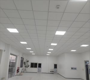Plaques de plafond en aluminium perforé à installation facile, garantie longue durée, pour les crèches et les grands espaces publics, fabriquées par un fabricant OEM - Product Image 3