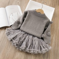 Ensemble deux pièces pour filles, style universitaire, col rond, en velours matelassé, avec jupe bouffante et pompons, idéal comme robe de Noël