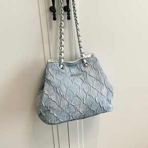 <span class=keywords><strong>2025</strong></span> thiết kế sang trọng của phụ nữ vải Chuỗi đóng cửa Túi xách chất lượng cao xách tay ba lô với phong cách thời trang hợp thời trang - Product Image 3