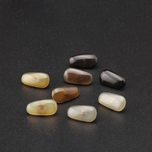 Shenzhen fait à la main corne de <span class=keywords><strong>buffle</strong></span> plaquettes de nez accessoires corne de boeuf montures optiques pièces de lunettes plaquettes de nez personnalisées - Product Image 1