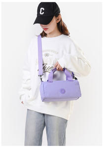 Sac de voyage léger et tendance en tissu imperméable, multi-compartiments, avec coussin intégré, idéal pour le sport et les loisirs, à porter en bandoulière ou sur l'épaule - Product Image 4