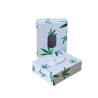 Boîte cadeau en carton auto-élevable recyclable avec laminage mat et gaufrage pour bijoux