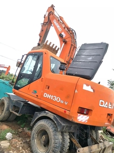 Mini-excavatrice sur chenilles Doosan Dh130w d'occasion de haute qualité, 13 tonnes, avec moteur, pompe, boîte de vitesses et PLC à haut moment de charge - Product Image 5