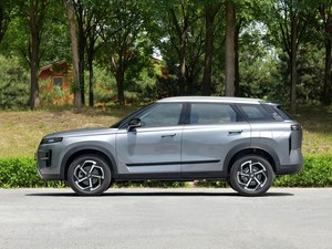 Chery Tiggo 7 SUV Compatto con Schermo Intelligente da 13,2 Pollici, Sistema ADAS di Livello L2, Veicoli a Benzina - Product Image 4