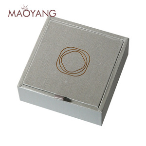 Scatola Regalo per Gioielli in Velluto Quadrata Moderna con Logo Personalizzato Maoyang per Anelli, Orecchini, Ciondoli e Collane - Product Image 5