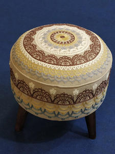 Nouveau Tabouret de Repose-Pieds en Bois Brodé Traditionnel Indien, Convertible, Pliable, pour Chambre à Coucher, Fait Main, Rembourré, Supermarché - Product Image 5