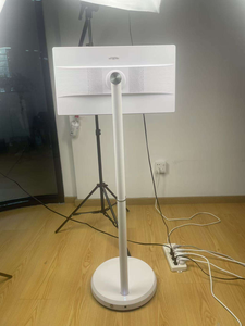 ทีวีพกพาขนาด 22/24/32 นิ้ว ปี 2026 พร้อมขาตั้ง หน้าจอสัมผัส ระบบสมาร์ทแอนดรอยด์ แสดงผลแบบไร้สาย พร้อมกล้องในตัว แบตเตอรี่ใช้งานได้ 5-9 ชั่วโมง - Product Image 3