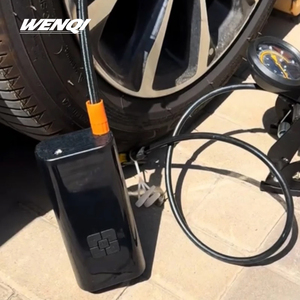 Bomba de Aire para Auto con 4 Adaptadores de Boquilla y Cable de 12V para <span class=keywords><strong>Neumáticos</strong></span> de SUV, Sedán y Vehículos Eléctricos, con Pantalla Digital de <span class=keywords><strong>Presión</strong></span> - Product Image 1