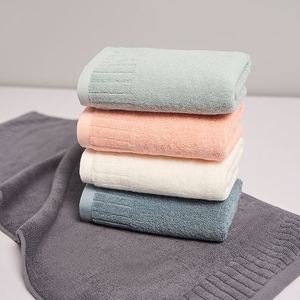 Serviette de bain de luxe 100% coton pur multicolores, adaptée à un usage quotidien, séchage rapide et prix abordable - Product Image 1
