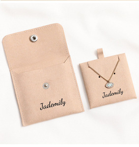 Petite pochette d'emballage de bijoux avec logo personnalisé et pochettes à bijoux en daim microfibre avec insertion - Product Image 2