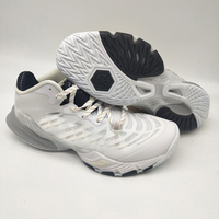 Baskets de volley-ball résistantes à l'usure avec semelle élastique personnalisée pour divers sports chaussures de volley-ball respirantes antidérapantes absorbant les chocs