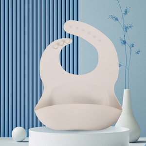 Bavaglino in Silicone Personalizzabile di Alta Qualità per Neonati, Bavaglini in Mussola di Design con Raccogli-Salatini, Servizio OEM Disponibile - Product Image 4