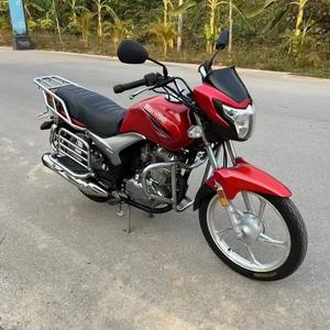 Motocicleta de Calle de Alto Rendimiento con Diseño Elegante de Gasolina - Product Image 1