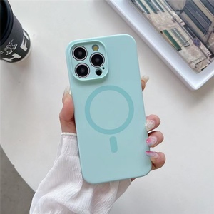 Funda Magnética de Silicona Líquida de Alta Calidad para Teléfono, Funda con Cargador Inalámbrico para iPhone 16 Pro Max, 16 Plus, 16 Pro, 15, 14, 13 - Product Image 3
