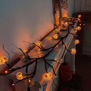 Guirlande lumineuse LED blanche chaude pour Halloween, 6,5 pieds, indice de protection IP44, décorations effrayantes pour mur, cheminée, fête, à intensité variable - Product Image 4