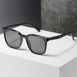 Gafas de sol polarizadas con montura cuadrada Gm para hombre, montura negra de PC, lentes TAC con protección UV400, gafas de sol para exteriores. - Product Image 2