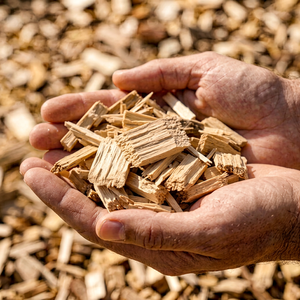Copeaux de bois brun clair naturel 3HTH, coupés carrés, de Vinh Phuc, pour l'artisanat et le paillage - Product Image 1