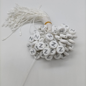 Etiqueta colgante de poliéster con cordón y resina epoxi para sellar etiquetas de papel, en oferta. - Product Image 2