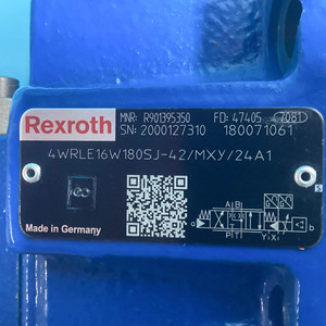 วาล์วควบคุมไฮดรอลิกแบบสั่งงานด้วยนักบิน High 4WRLE16W180SJ-4X/MXY Proportional Directional R901395350 - Product Image 1