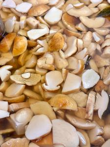 Hongos porcini en aceite de oliva en rodajas blancas 6,7 Oz/190g para el mercado de EE. UU. - Product Image 3