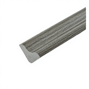 Zócalo Moderno con Acabado Mate en Gris, Resistente a la Humedad, Accesorio para Pisos de 20MM - Product Image 2