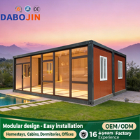 Maison conteneur préfabriquée modulaire de 20 pieds avec structure en acier galvanisé, maisonnette portable pour gîte, bureau, cabane, supermarché, moderne
