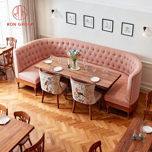 Banquette capitonnée en tissu rose vintage anglais avec table en bois et chaises en bois à imprimé floral pour mobilier de café, boutique ou restaurant - Product Image 6