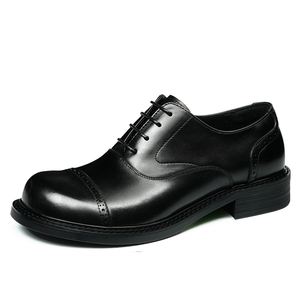 Nouvelles Chaussures de Soirée Haut de Gamme pour Hommes en Cuir Véritable - Chaussures en Cuir Rond à Pois pour Costumes, Rehaussantes, Collection Automne - Product Image 4