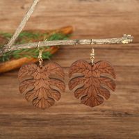 Vente en gros pas cher goutte d'eau Monstera feuille géométrique hawaïenne africaine boucles d'oreilles en bois pour les femmes